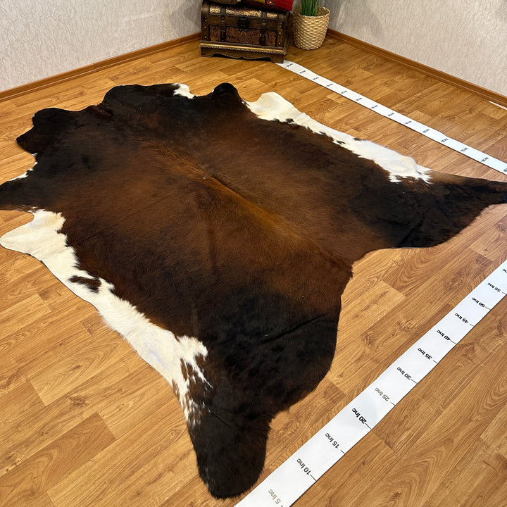 Tapis en cuir de vache véritable noir, marron et blanc 85 x 95