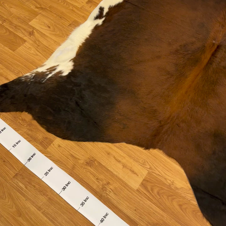 Tapis en cuir de vache véritable noir, marron et blanc 85 x 95