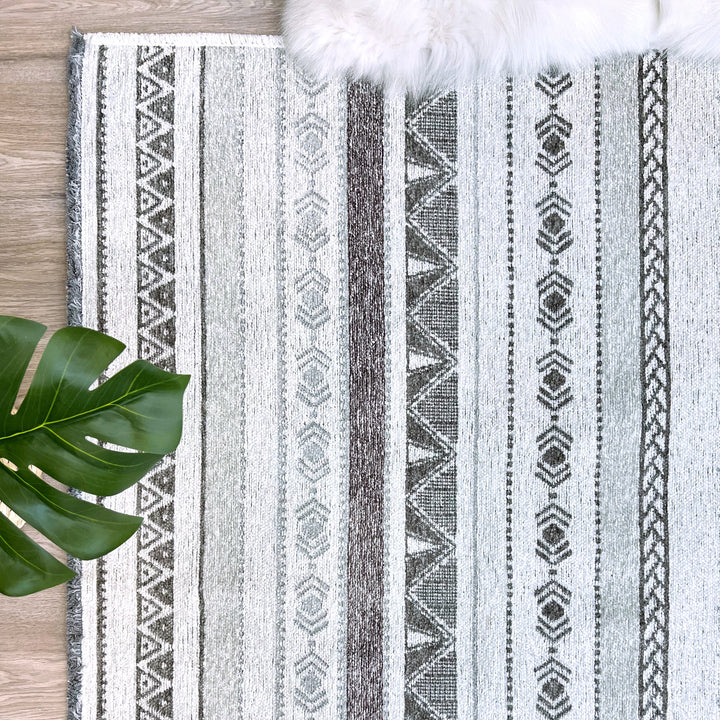 Eclectic Gray Off White Washable Area Rugs